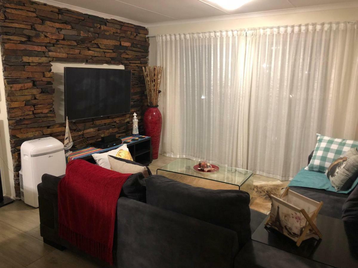 Summer Sands - Durban North Beach Accommodation Bagian luar foto