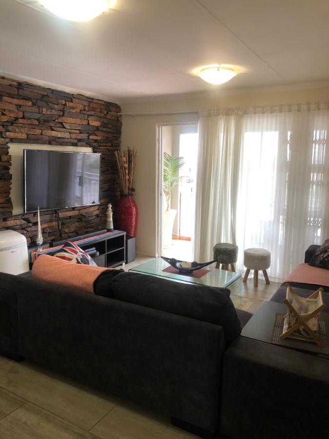 Summer Sands - Durban North Beach Accommodation Bagian luar foto