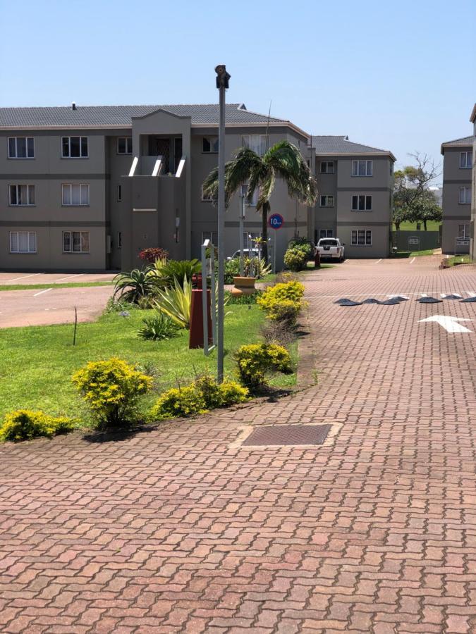 Summer Sands - Durban North Beach Accommodation Bagian luar foto
