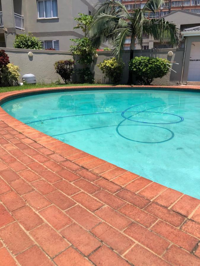 Summer Sands - Durban North Beach Accommodation Bagian luar foto