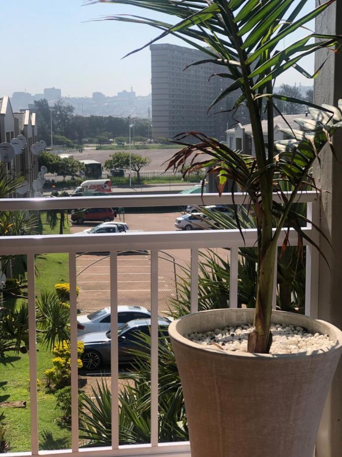 Summer Sands - Durban North Beach Accommodation Bagian luar foto
